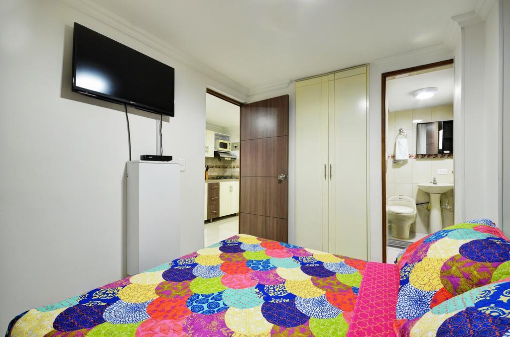 Apartamentos Amoblados Jg De La 70 Medellín Extérieur photo