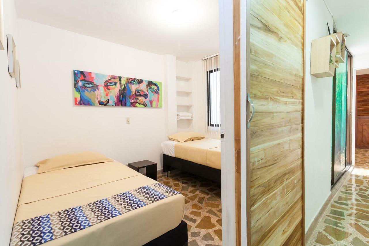 Apartamentos Amoblados Jg De La 70 Medellín Extérieur photo