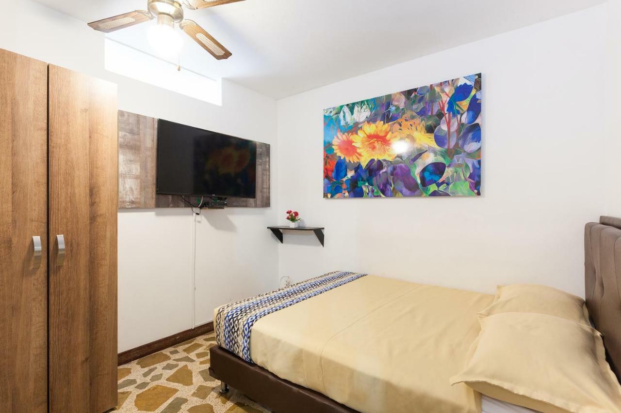 Apartamentos Amoblados Jg De La 70 Medellín Extérieur photo
