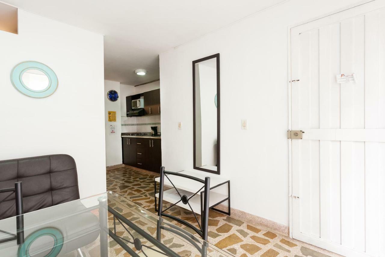 Apartamentos Amoblados Jg De La 70 Medellín Extérieur photo