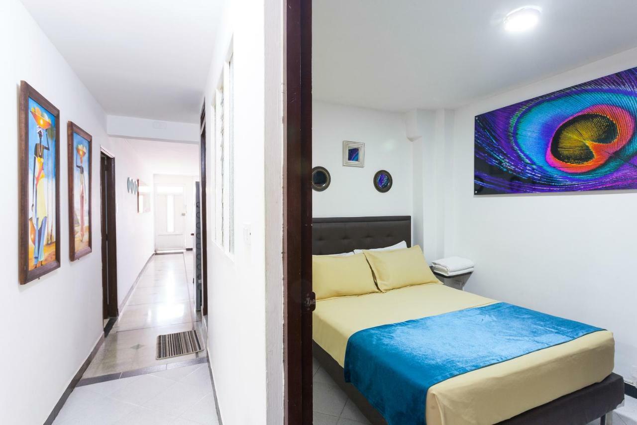 Apartamentos Amoblados Jg De La 70 Medellín Extérieur photo