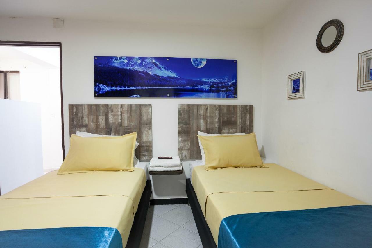 Apartamentos Amoblados Jg De La 70 Medellín Extérieur photo