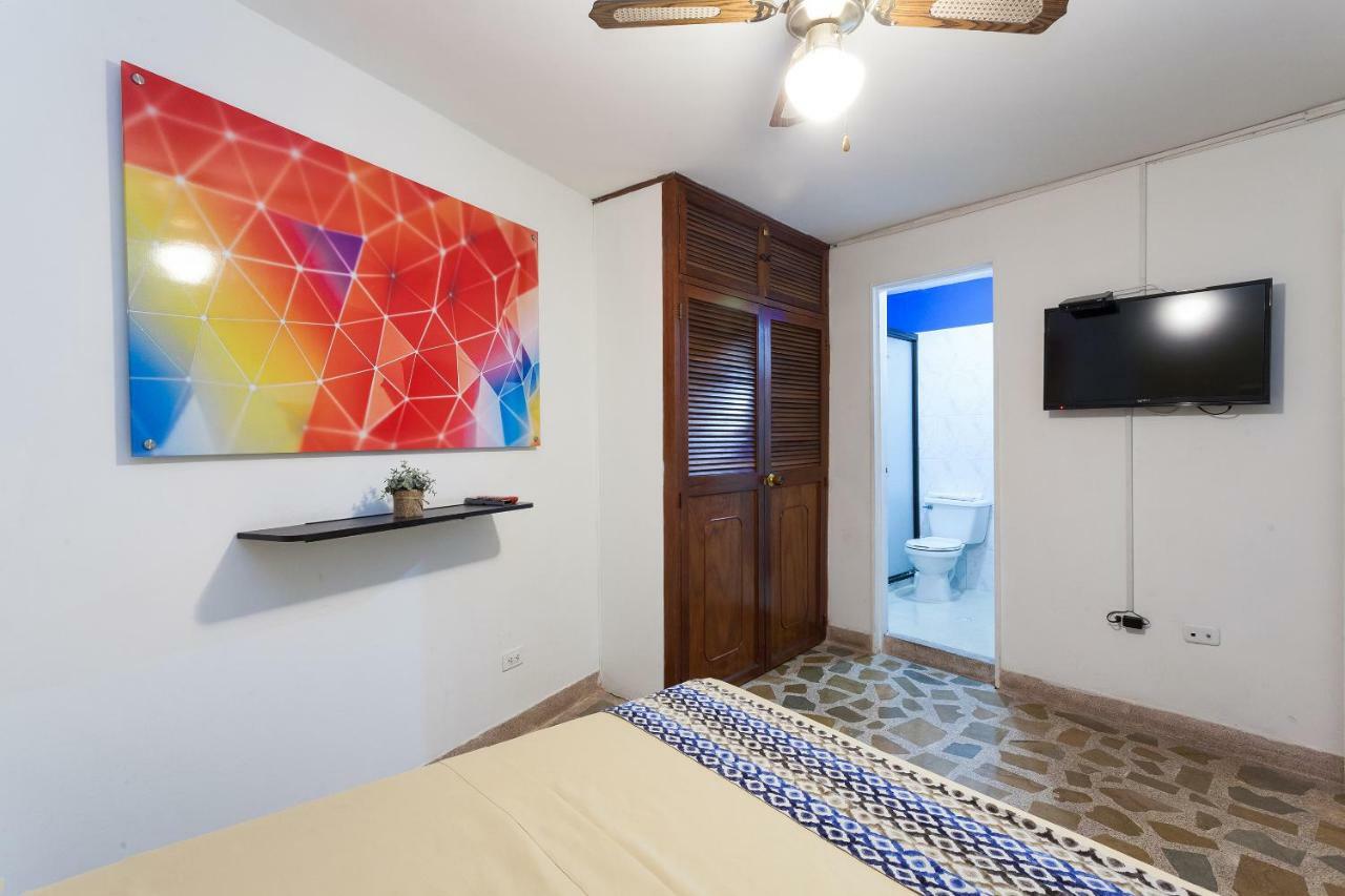 Apartamentos Amoblados Jg De La 70 Medellín Extérieur photo