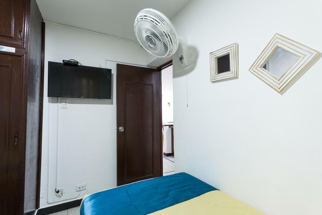 Apartamentos Amoblados Jg De La 70 Medellín Extérieur photo