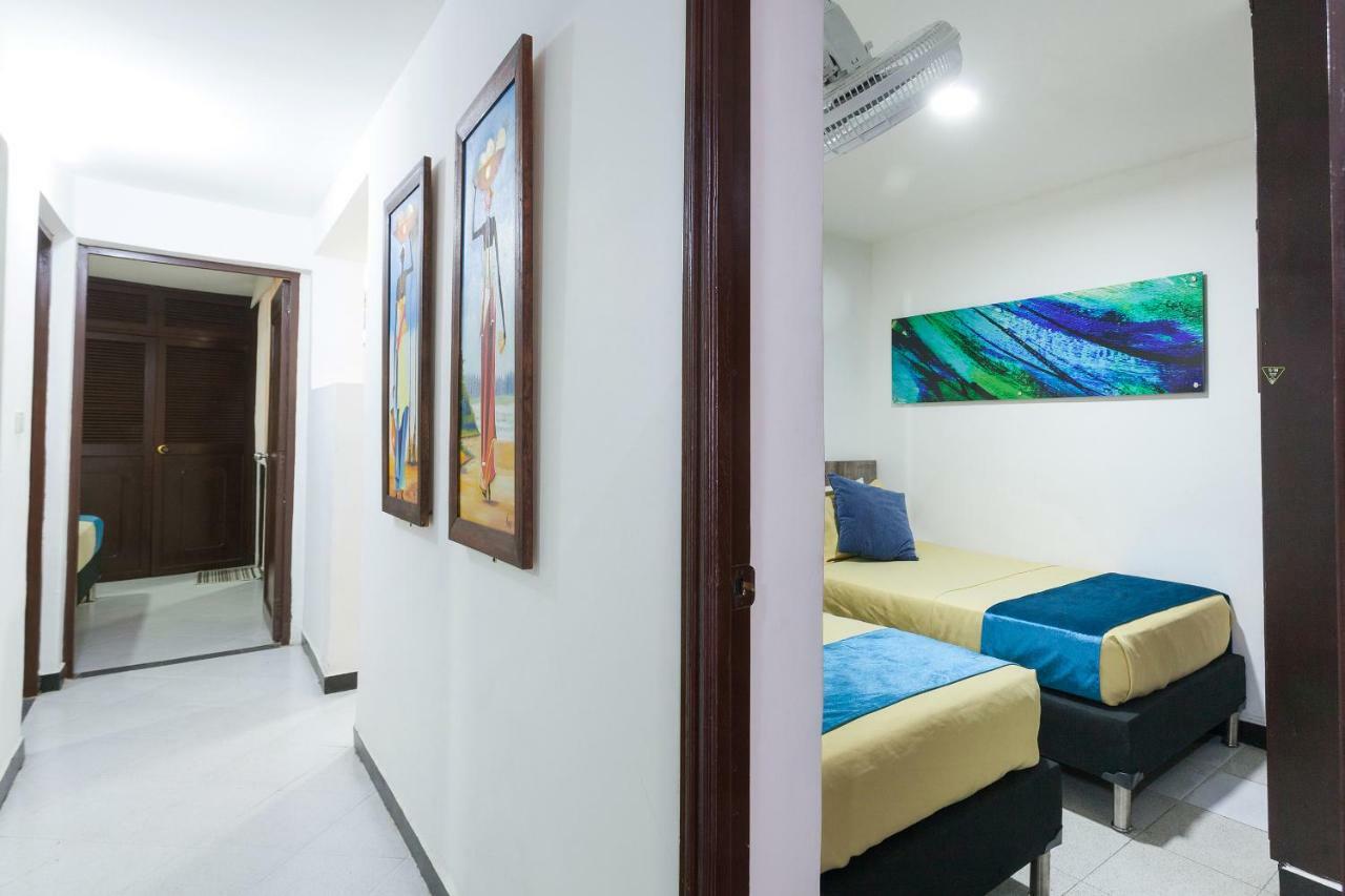 Apartamentos Amoblados Jg De La 70 Medellín Extérieur photo