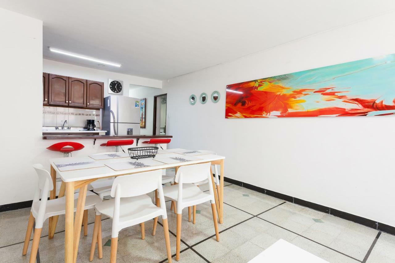 Apartamentos Amoblados Jg De La 70 Medellín Extérieur photo