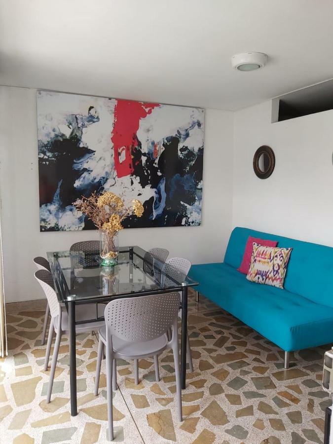 Apartamentos Amoblados Jg De La 70 Medellín Extérieur photo