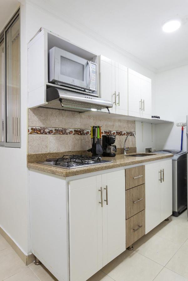 Apartamentos Amoblados Jg De La 70 Medellín Extérieur photo